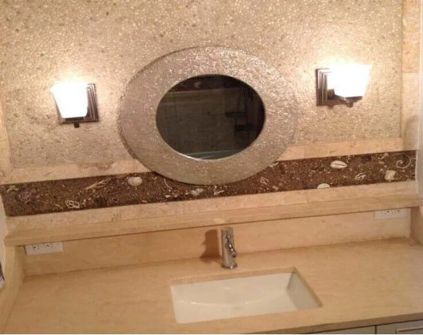 LIGHTNESS OF THE COAST IN EVERY DETAIL