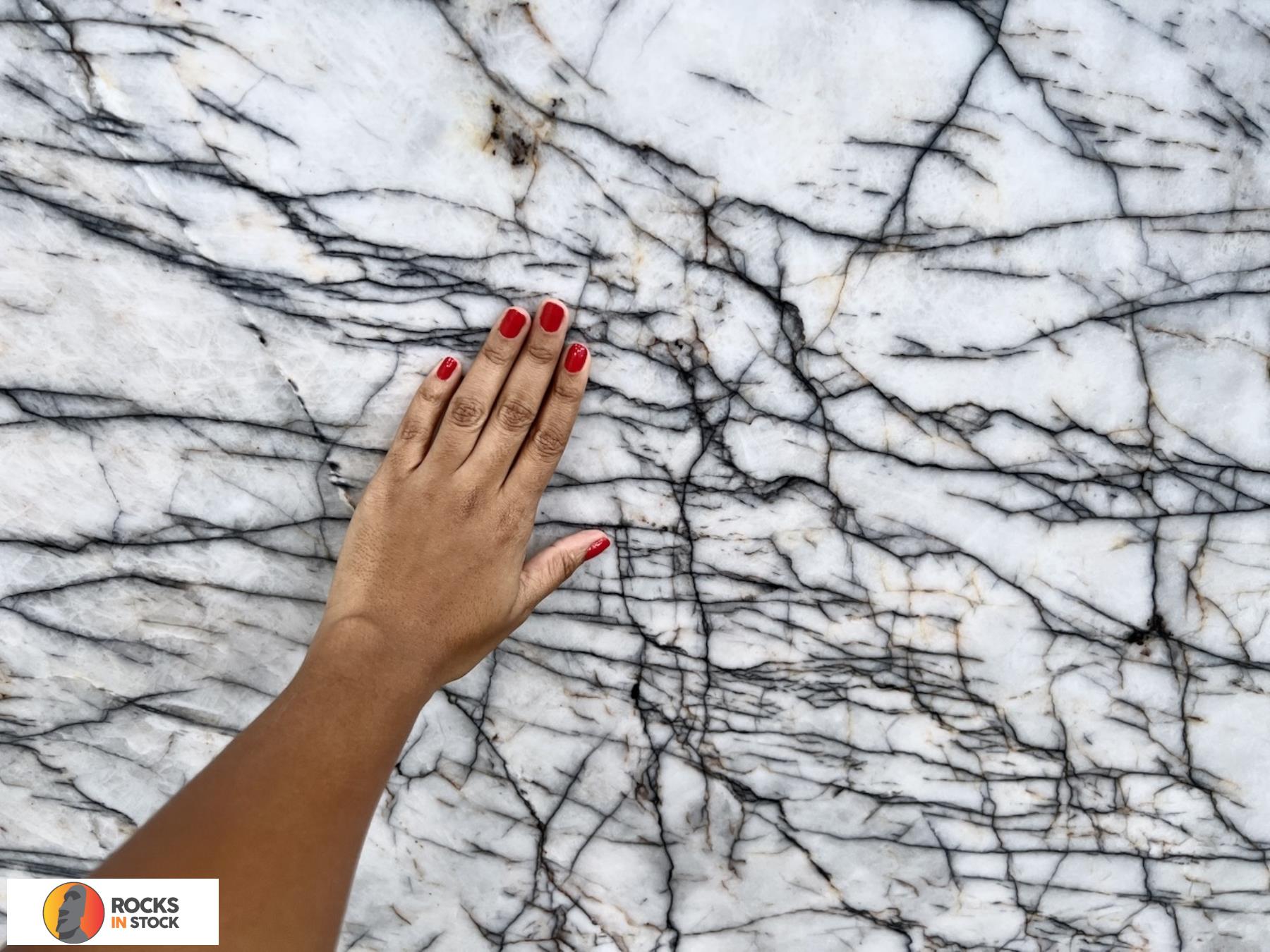 CRISTALLO BLACK Quartzite polished 3cm thick - Slab