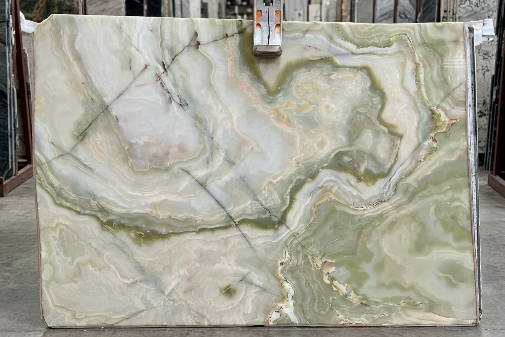 GREEN Onyx polished 2cm thick - Slab