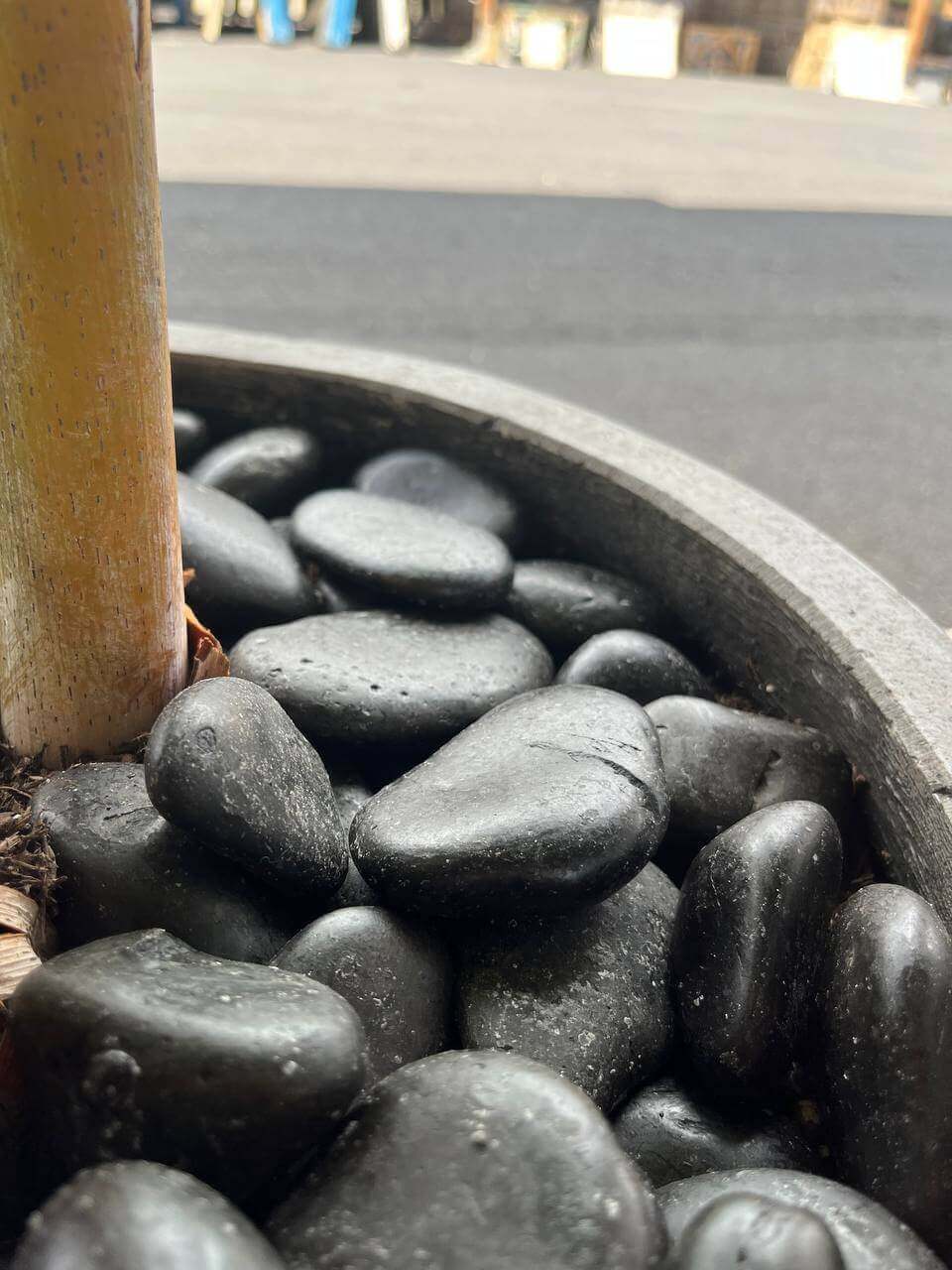 Black Sand Natural Tumbled Garden Pebbles Havaiiano - Rocks in Stock
