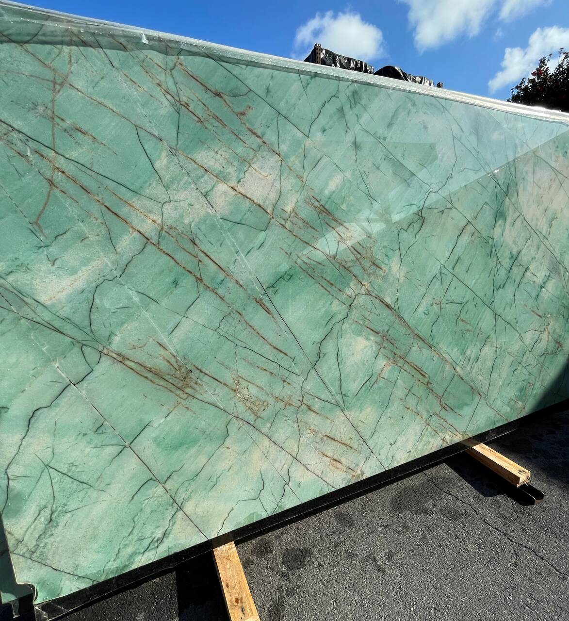 Verona Green quartzite polished 2 cm thick - Slab Series
