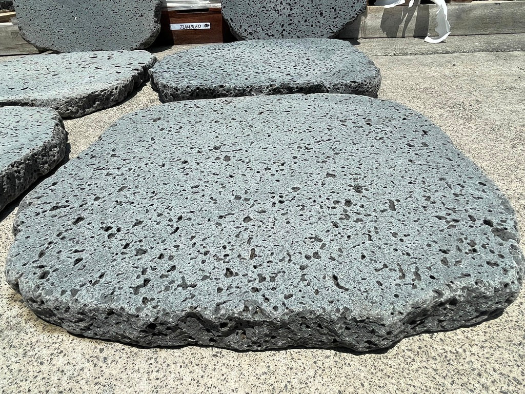 PUKA LAVA GREY - ROUND RANDOM EDGE, Basalt tumbled - 24" diameter & up 1 1/2" Paver (4 SF/PC)
