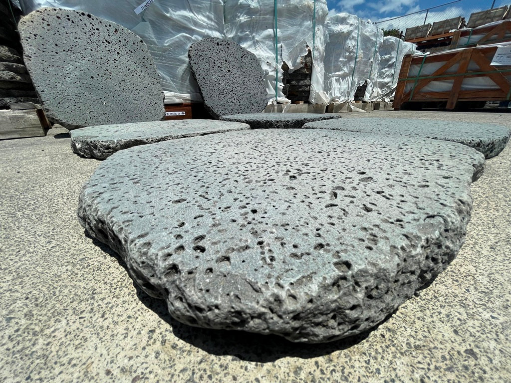 PUKA LAVA GREY - ROUND RANDOM EDGE, Basalt tumbled - 24" diameter & up 1 1/2" Paver (4 SF/PC)