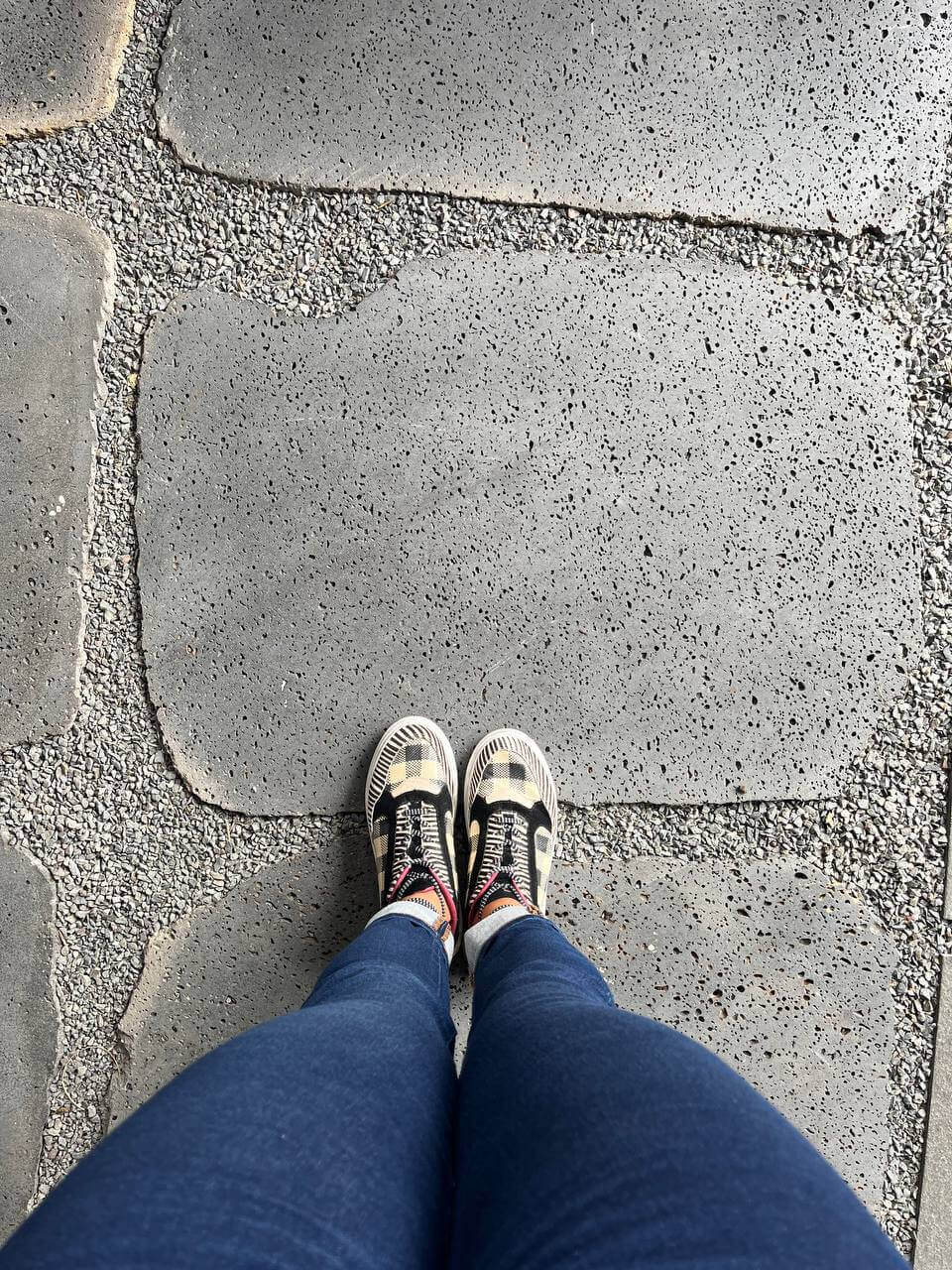 Puka Lava Grey Rectangle Random Edge Paver & Flagstone - Rocks in Stock