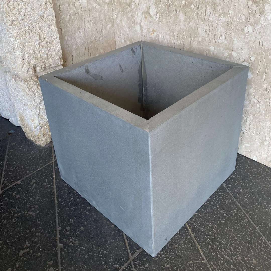 SOLID LAVA GREY PLANTER (MEDIUM)