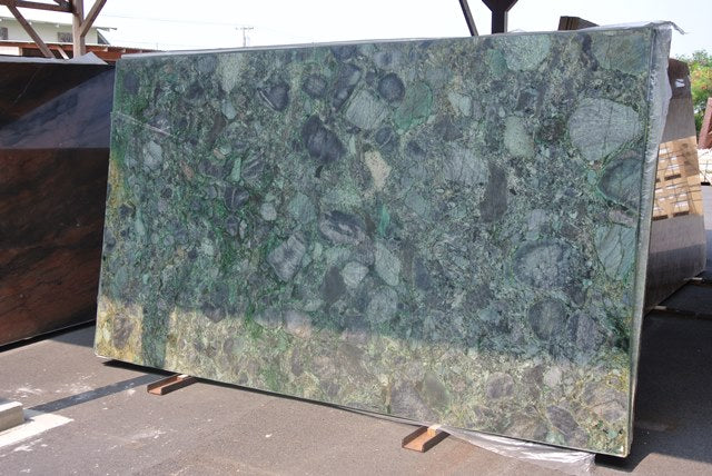 Quartzite-Slabs-Countertops-EMERALD GREEN Quartzite polished slab 2cm thick - Stone Supplier - Rocks in Stock