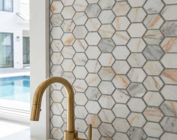 Kitchen | Bianco Venus, Hexagon, Mosaic - Mediterranean