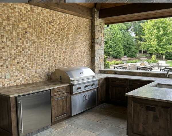 Outdoor Kitchen | Mixed Travertine 1x1, Squares, Mosaic - Mediterranean