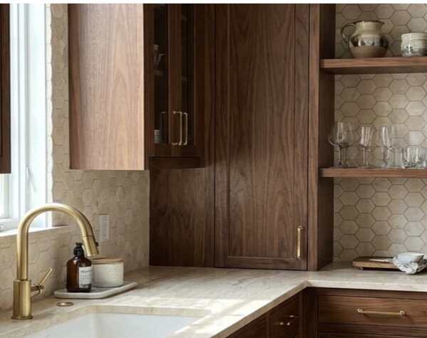 Kitchen | White Limestone, Hexagon, Mosaic - Mediterranean