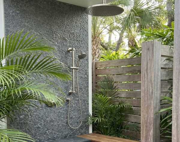 Outdoor Shower | Black, Chevron, Pebble - Havai'iano