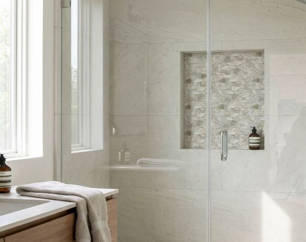 Bathroom | Fantasy Cove, Large Cliff, Random - Havai'iano