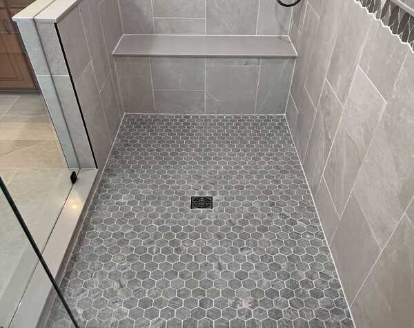 Bathroom | Silver, Hexagon, Mosaic - Havai'iano