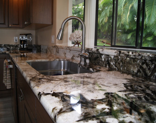 KITCHEN - BLACK CRYSTAL GRANITE POLISHED 2 CM THICK - SLAB 
