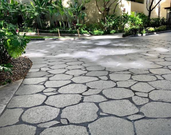 OUTDOOR PAVING - PUKA LAVA GREY ROUND RANDOM EDGE - PAVER & FLAGSTONE
