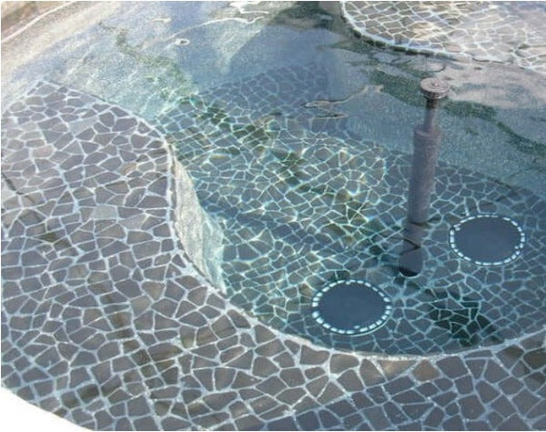 Black lava: the sophisticated volcanic touch for your pool.