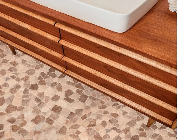 TEXTURED MOSAIC FOR ELEGANT AND TIMELESS BATHROOMS