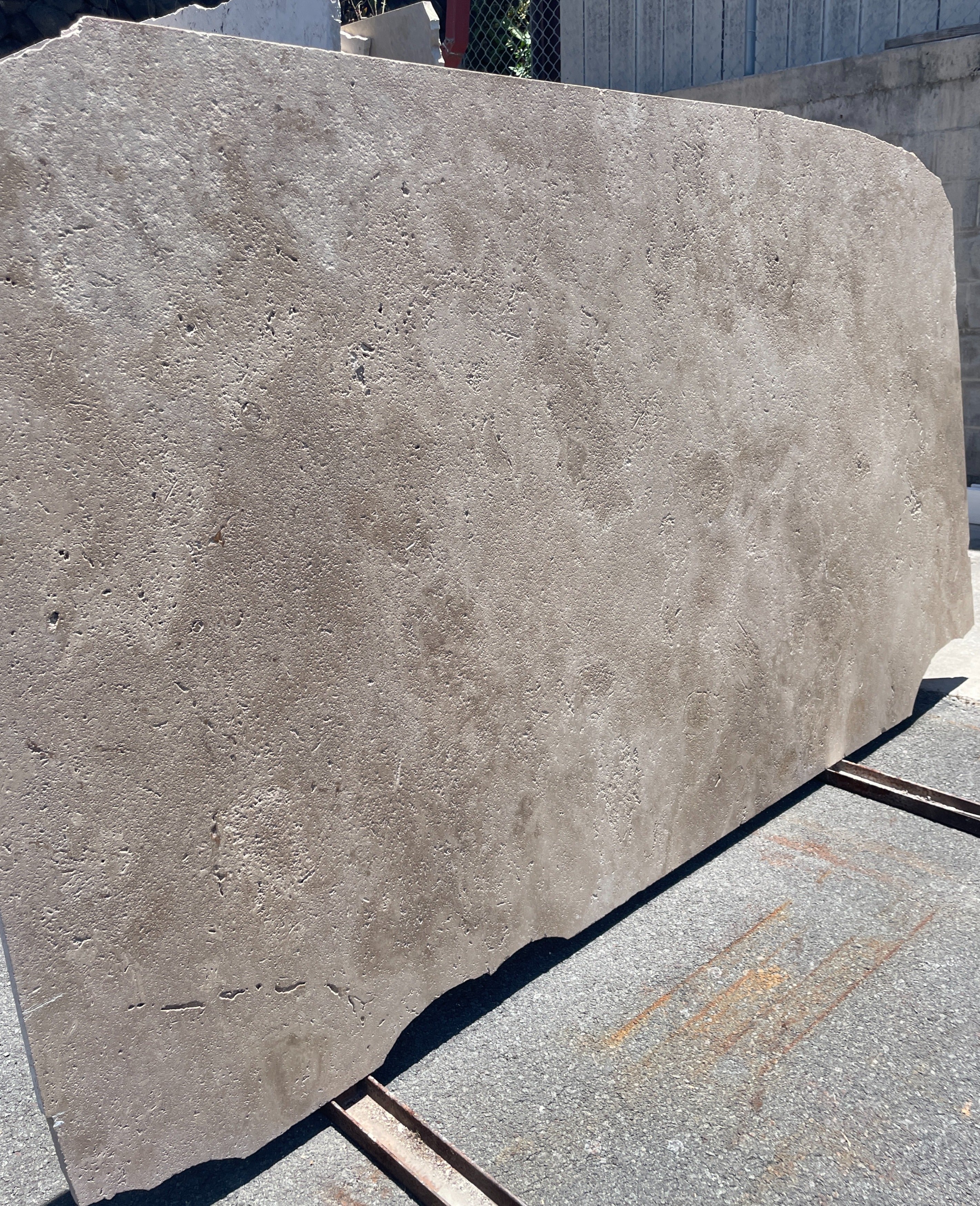 LIGHT WALNUT Travertine brushed/unfilled 2cm thick - Slab