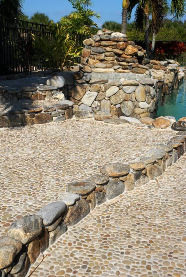 Maluku Tan Cloud Havaiiano - Rocks in Stock