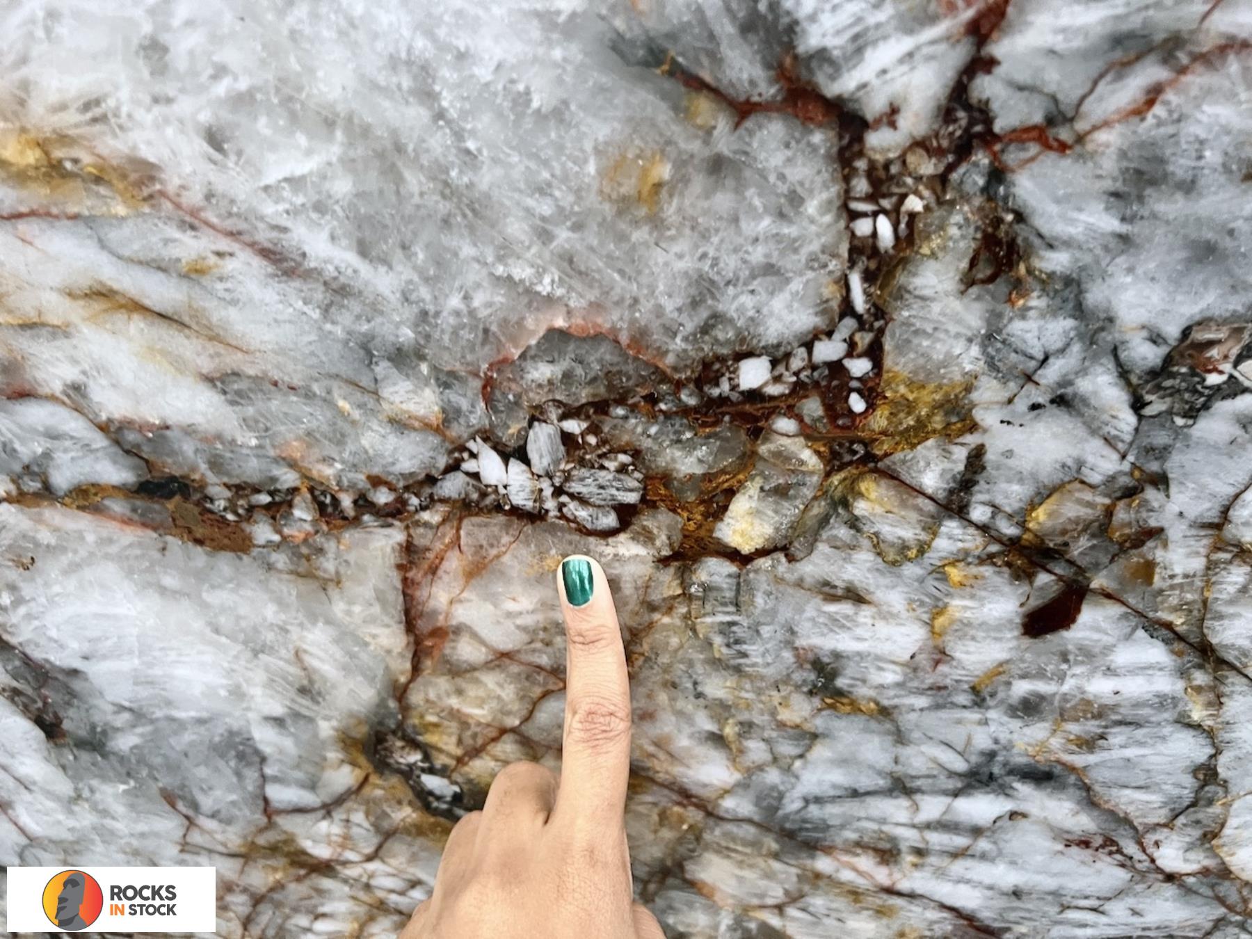 CRISTALLO AZZURE Quartzite polished 3cm thick - Slab