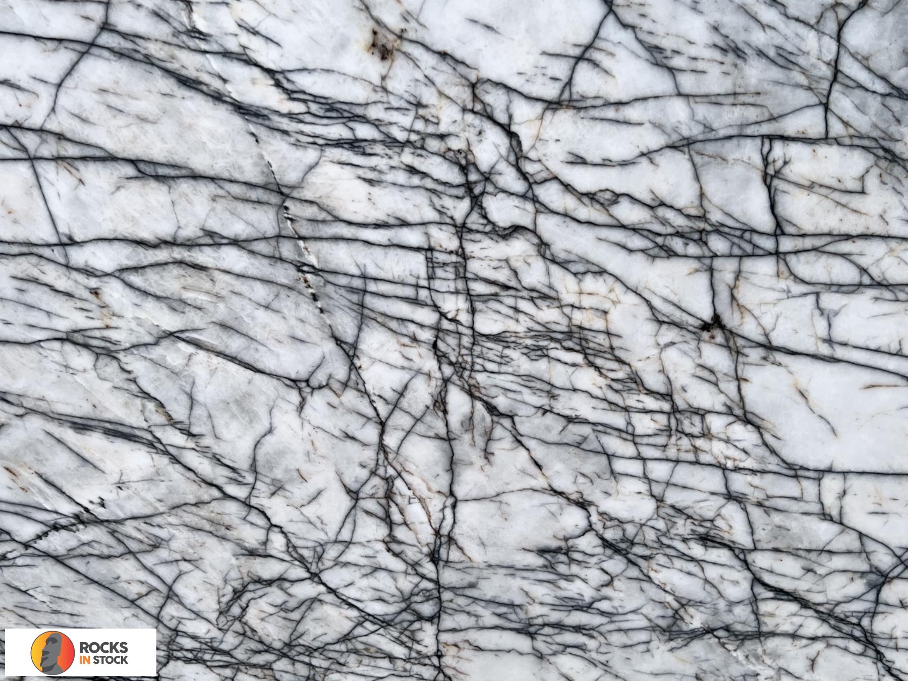 CRISTALLO BLACK Quartzite polished 3cm thick - Slab