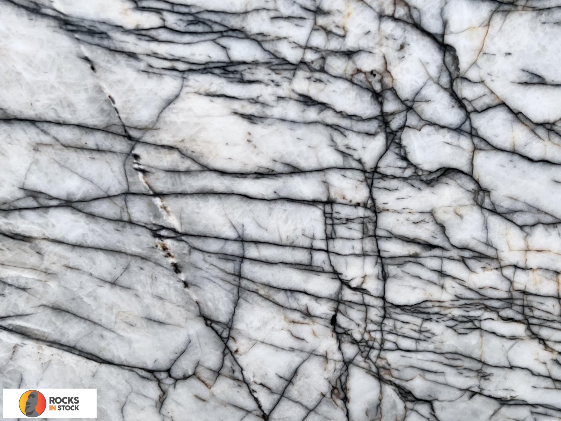 CRISTALLO BLACK Quartzite polished 3cm thick - Slab