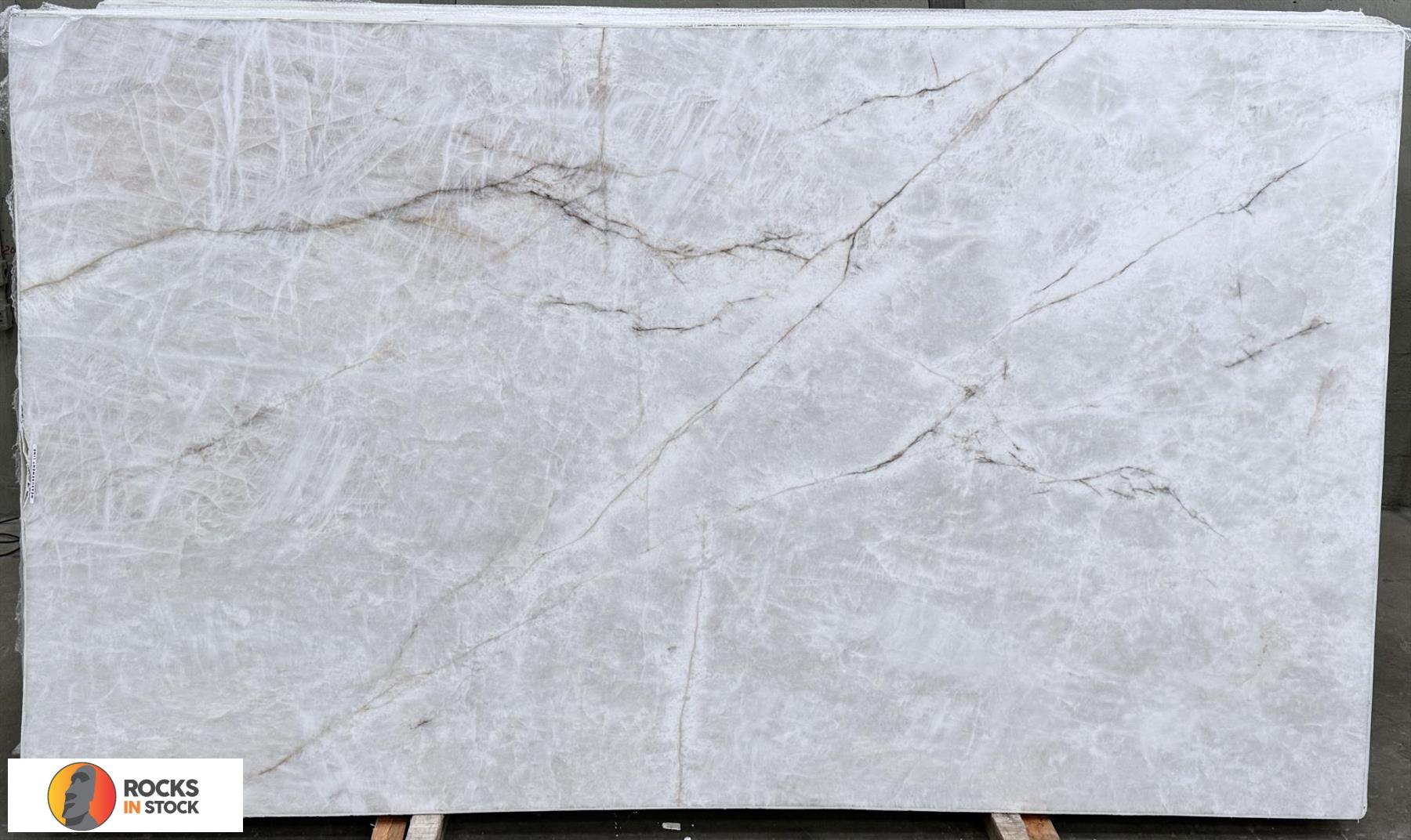 CRISTALLO ILLUMINATUS Quartzite polished 3cm thick - Slab