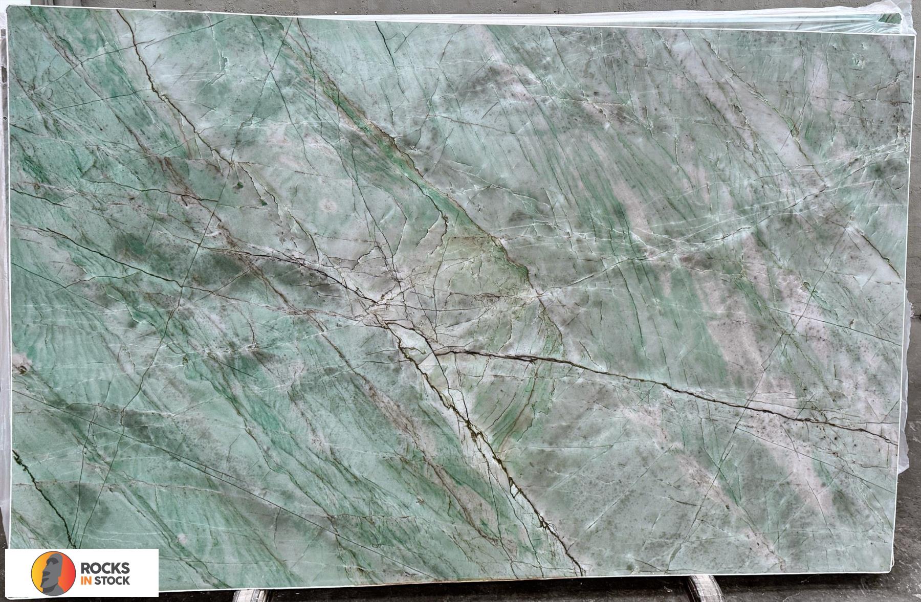 EMERALD Quartzite polished 3cm thick - Slab