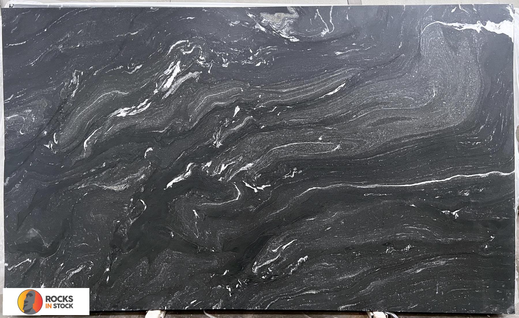 MAKALU Granite leather 3cm thick - Slab