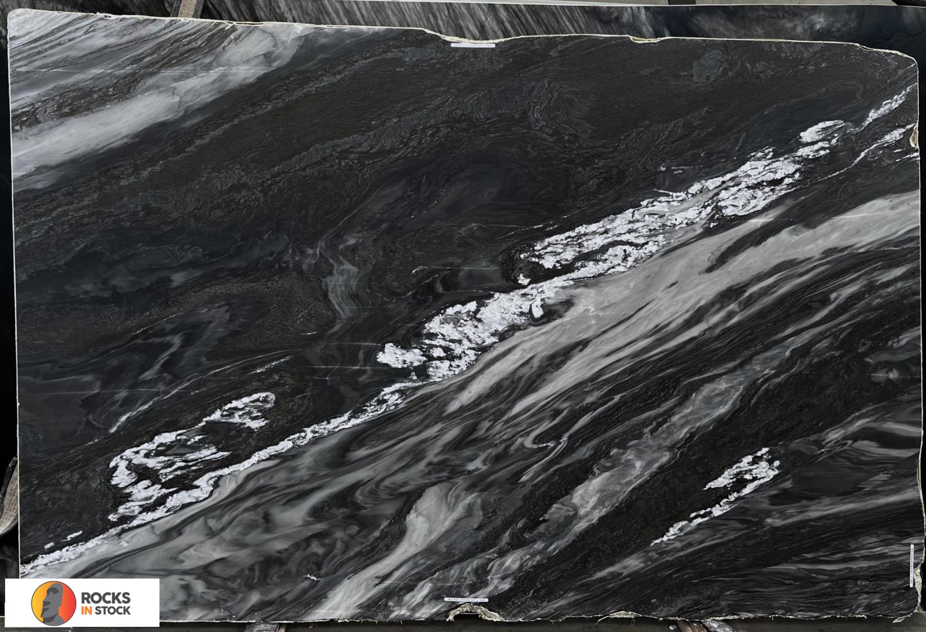 MANHATTAN Dolomite leather 2cm thick - Slab