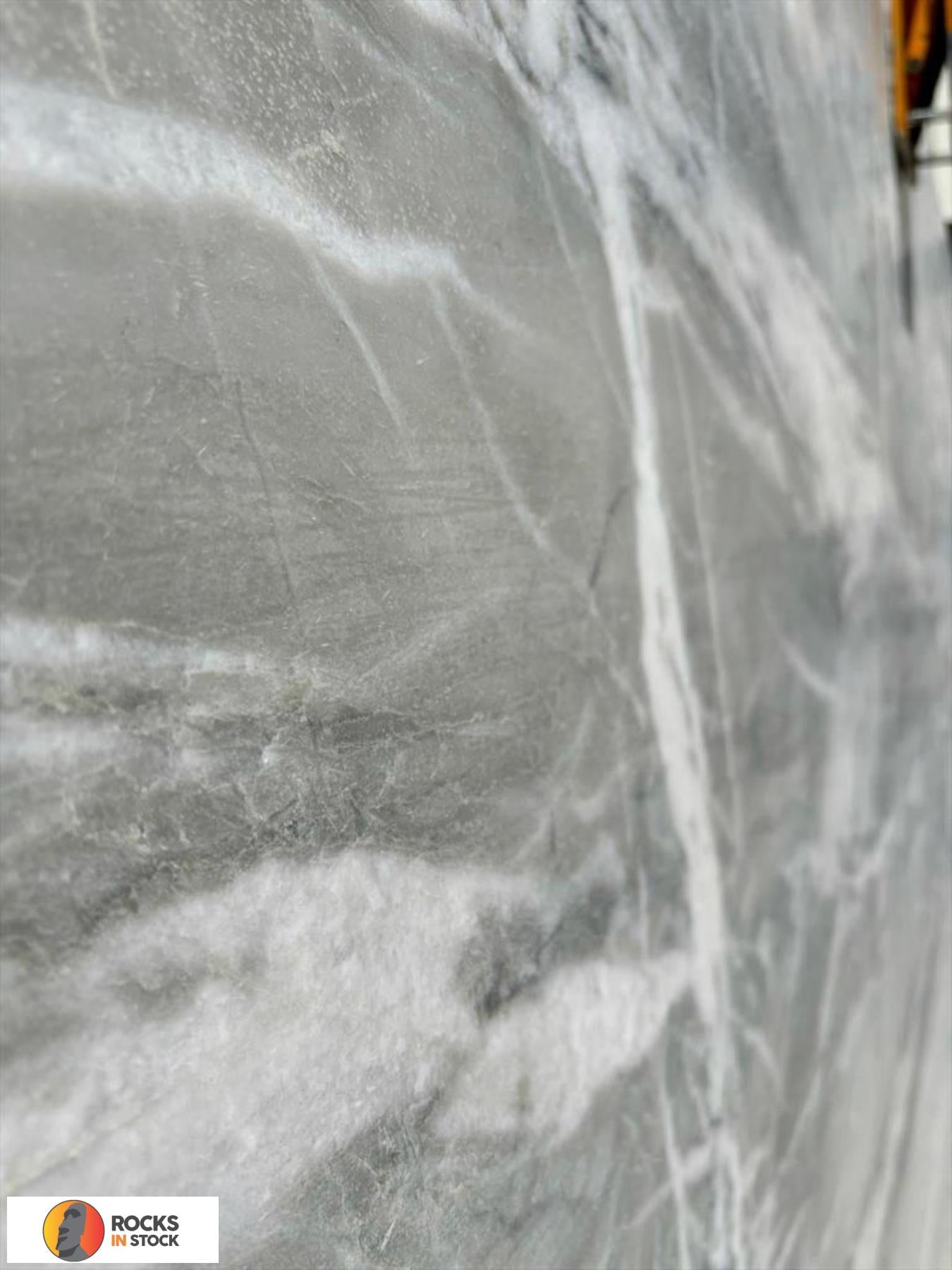 NUAGE Quartzite leather 3cm thick - Slab