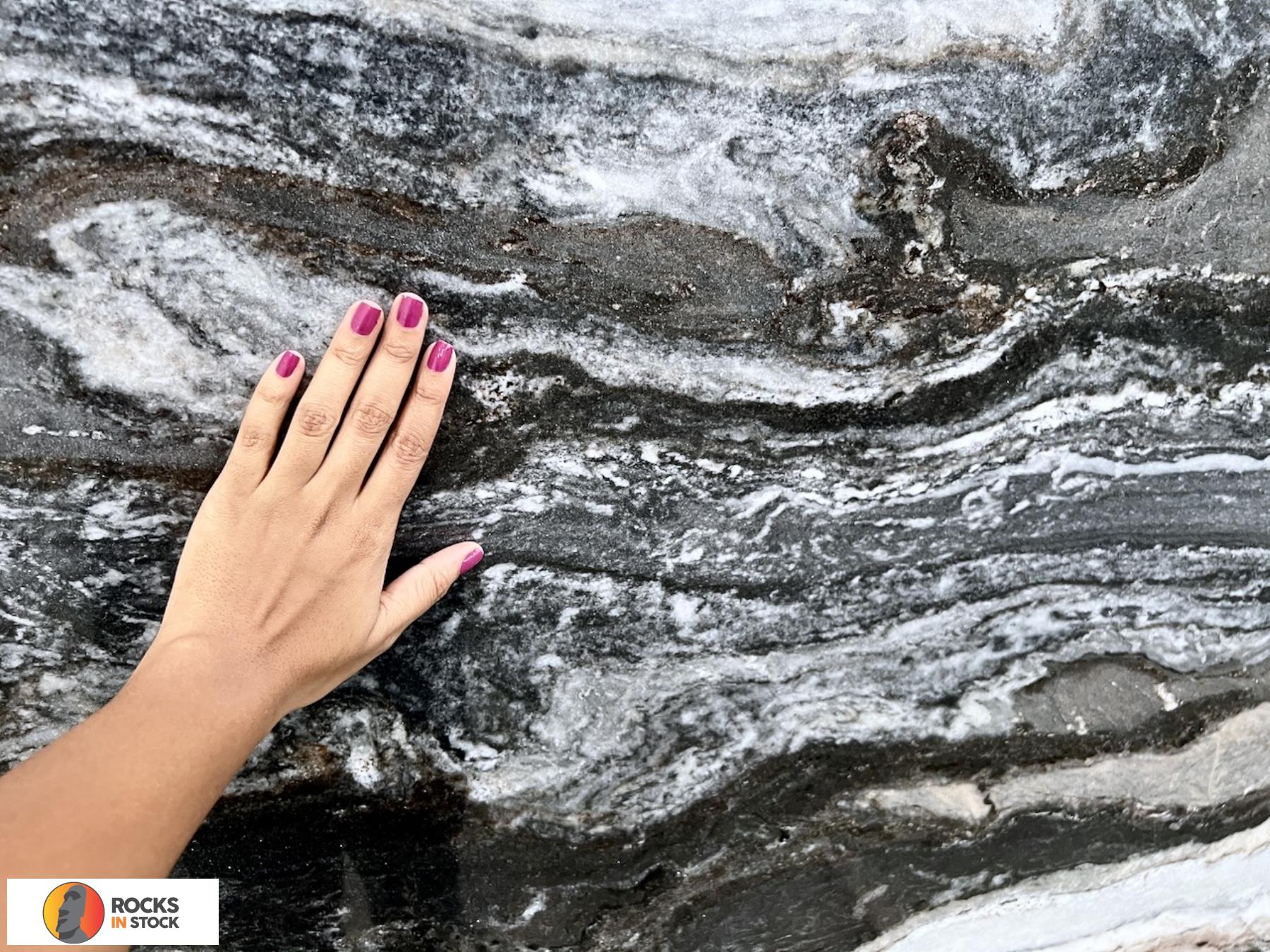 NUVOLE Dolomite polished 3cm thick - Slab