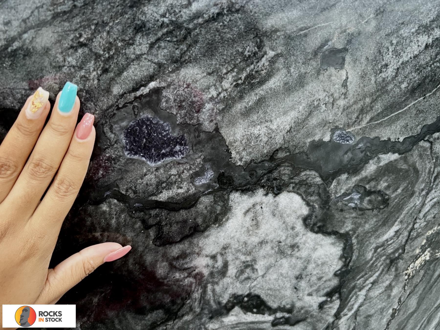 VIBRANIUM Quartzite polished 3cm thick - Slab