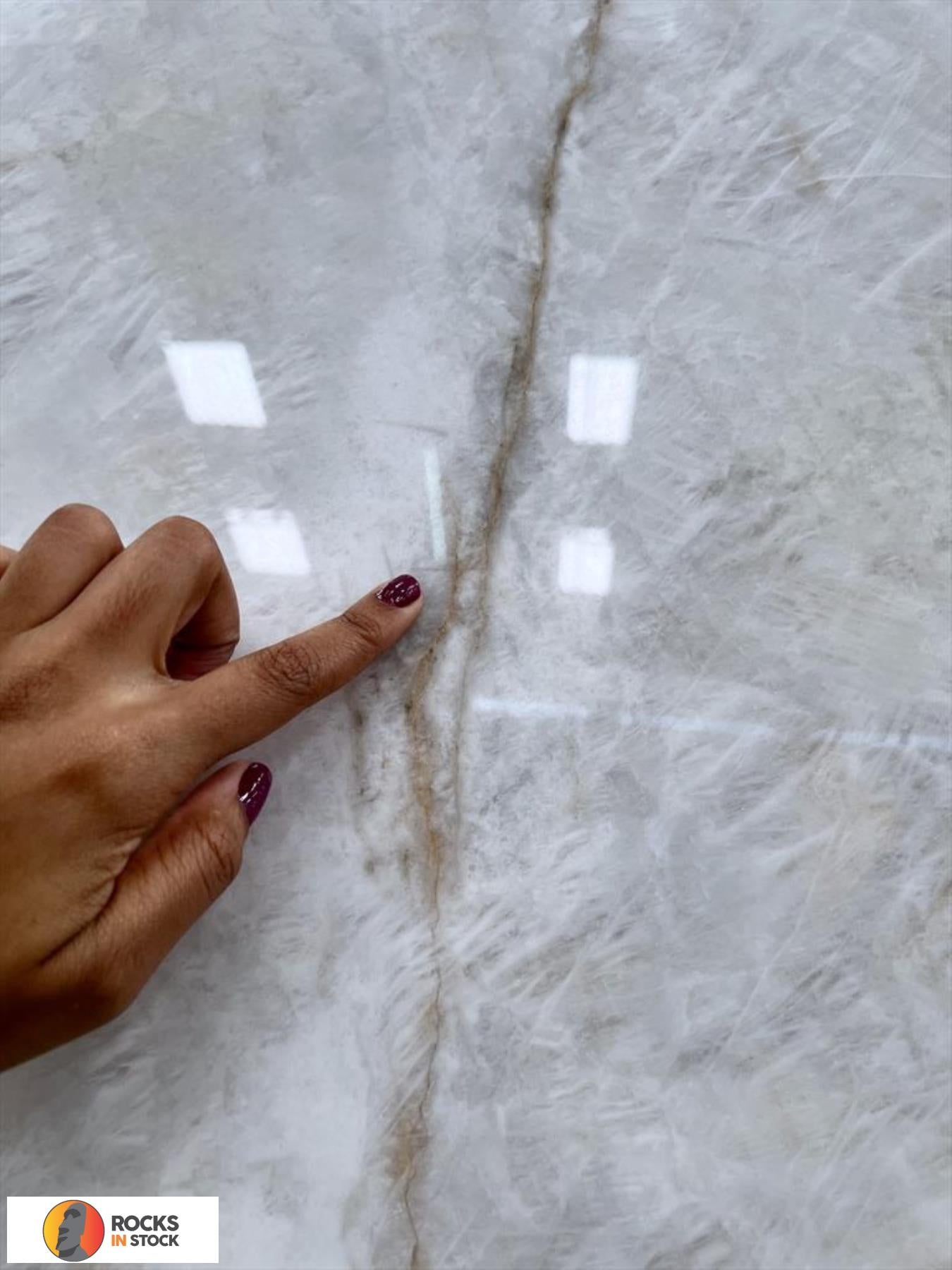 CRISTALLO Quartzite polished 3cm thick - Slab