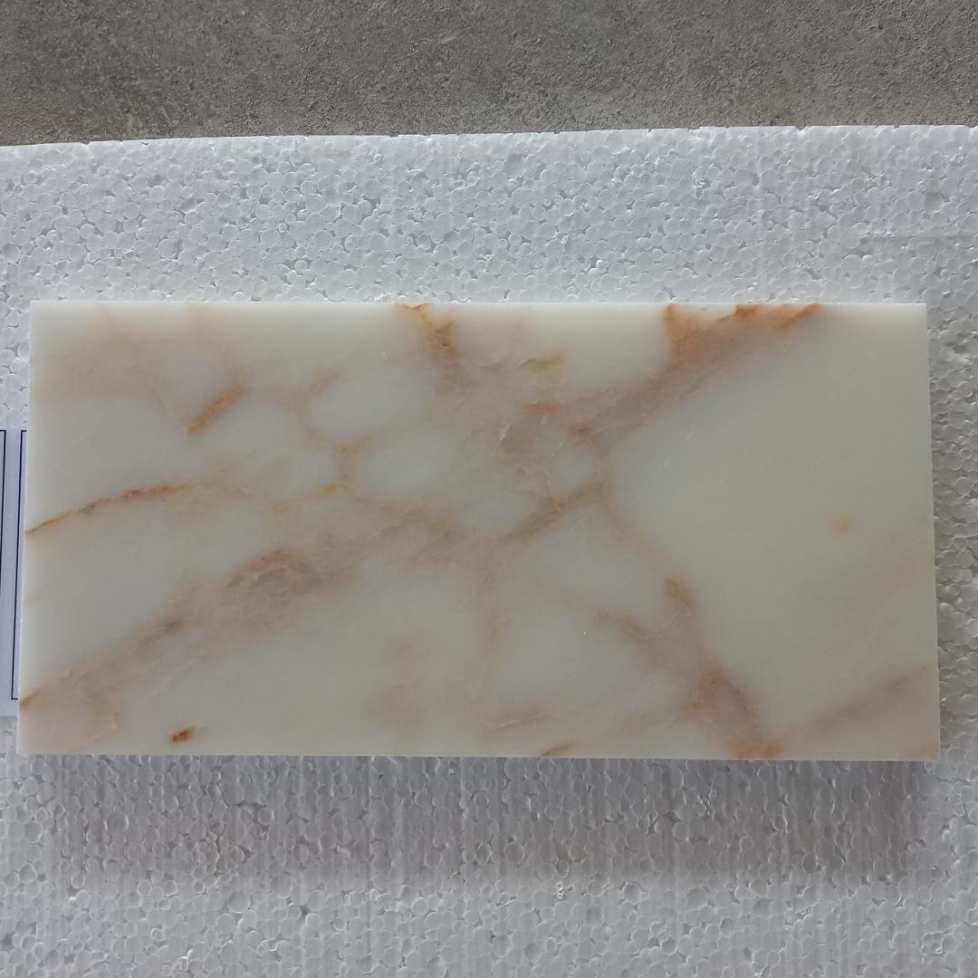GOLD, RECTANGULAR - Havai'iano