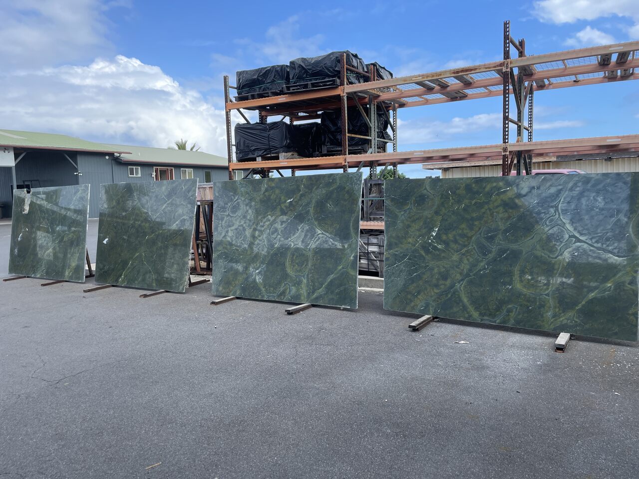 Vitoria Regia Quartzite polished 2cm thick Slab - Rocks in Stock