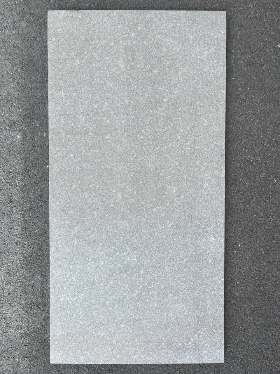 CAMOMILA - STRAIGHT EDGE, Basalt brushed - 48" x 24" Tile