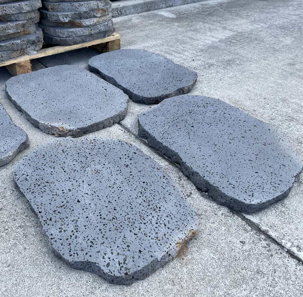 PUKA LAVA GREY - OVAL RANDOM EDGE, Basalt brushed - 24" x 16" x 1 1/2" Paver (2.67 SF/PC)