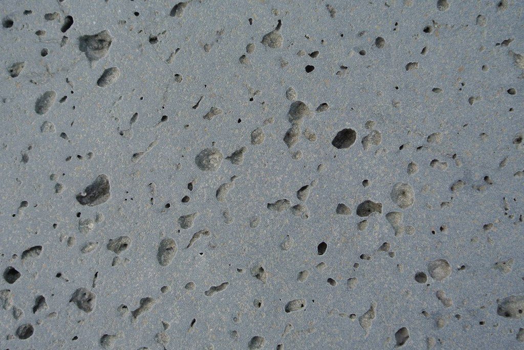 PUKA LAVA GREY - OVAL RANDOM EDGE, Basalt brushed - 24" x 16" x 1 1/2" Paver (2.67 SF/PC)