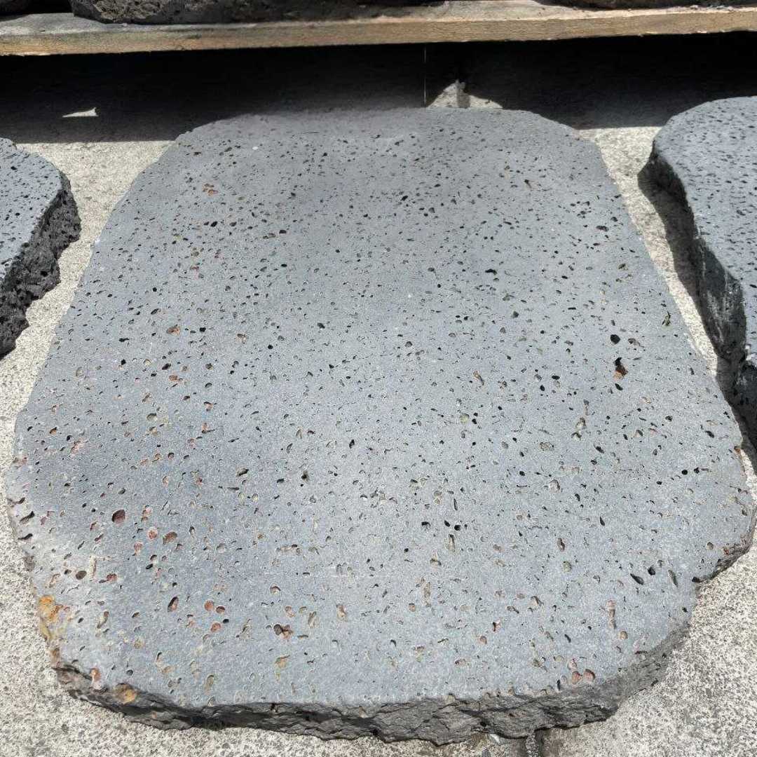 PUKA LAVA GREY - OVAL RANDOM EDGE, Basalt brushed - 24" x 16" x 1 1/2" Paver (2.67 SF/PC)