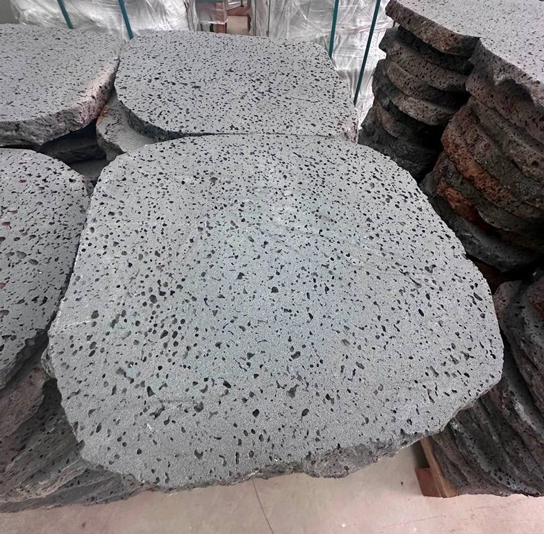 PUKA LAVA GREY - ROUND RANDOM EDGE, Basalt brushed - 18" diameter & up x 1 1/2" Paver (2.25 SF/PC) - TX