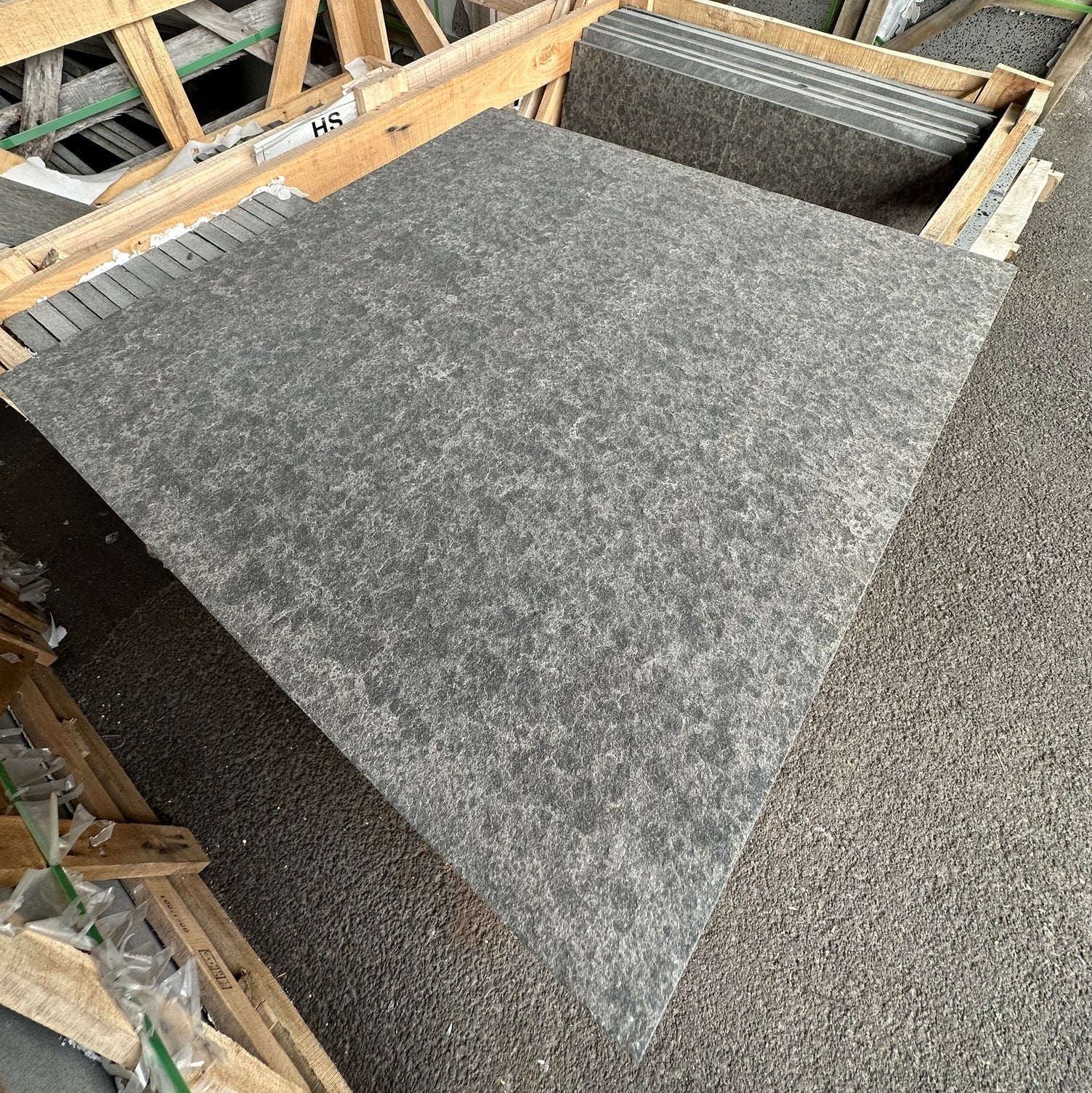 842-Solid Lava Grey 24x24x3/4 FB tile - Rocks in Stock