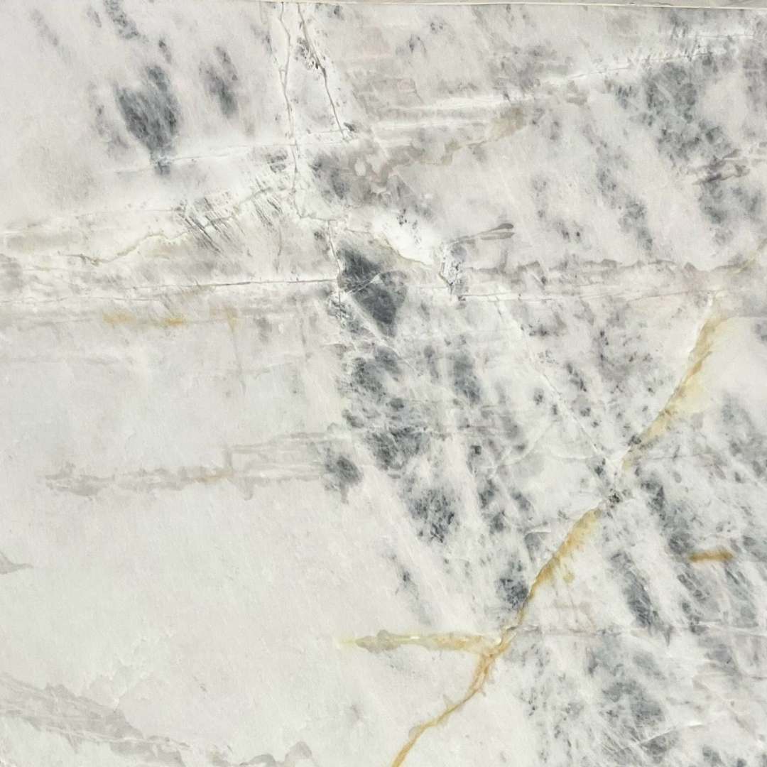 CRISTALLO SMOKEY Quartzite leather 2cm thick - Slab