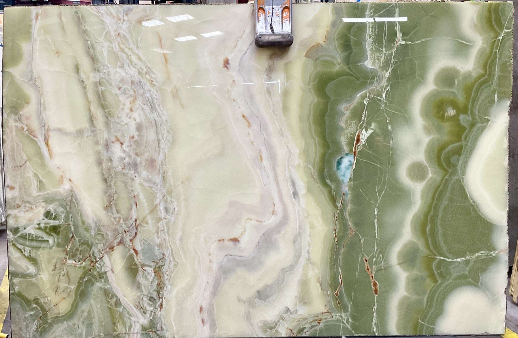 GREEN Onyx polished 2cm thick - Slab
