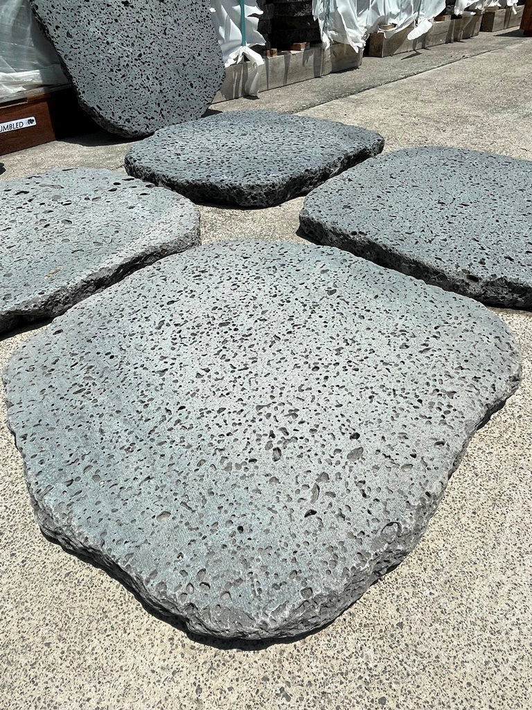PUKA LAVA GREY - ROUND RANDOM EDGE, Basalt tumbled - 24" diameter & up 1 1/2" Paver (4 SF/PC)