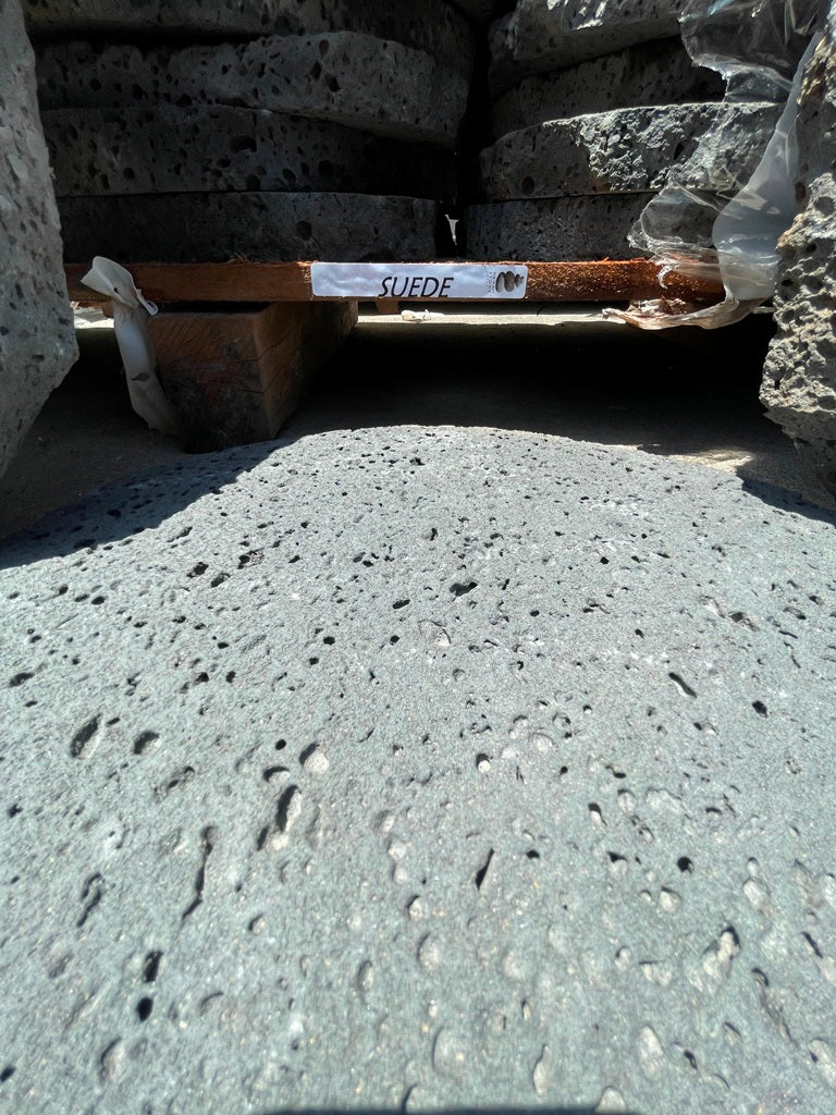PUKA LAVA GREY - OVAL RANDOM EDGE, Basalt suede - 24" x 16" x 1 1/2" Paver (2.66 SF/PC)